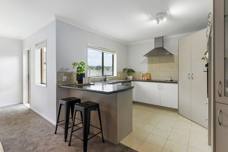 Photo of property in 14 Exotic Place, Massey, Auckland, 0614