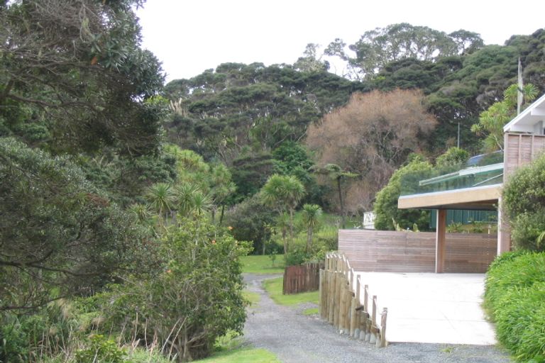 Photo of property in 27 Kotare Drive, Coopers Beach, 0420