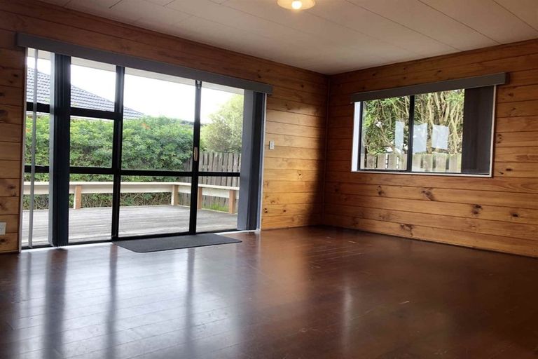 Photo of property in 1/158 View Road, Sunnyvale, Auckland, 0612