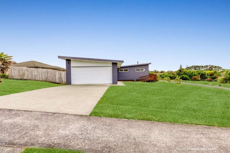 Photo of property in 24 Omana Avenue, Shelly Beach, Helensville, 0874