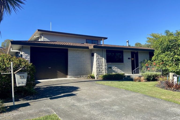 Photo of property in 52 James Cook Street, Havelock North, 4130