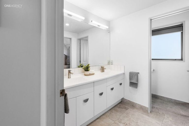 Photo of property in 8 Cunneen Place, Aidanfield, Christchurch, 8025