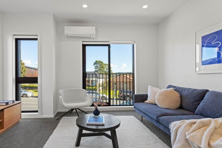 Photo of property in 4/28 Westgate Drive, Westgate, Auckland, 0614