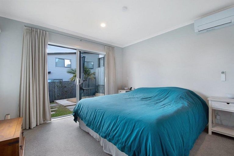 Photo of property in 91b Wharf Road, Te Atatu Peninsula, Auckland, 0610