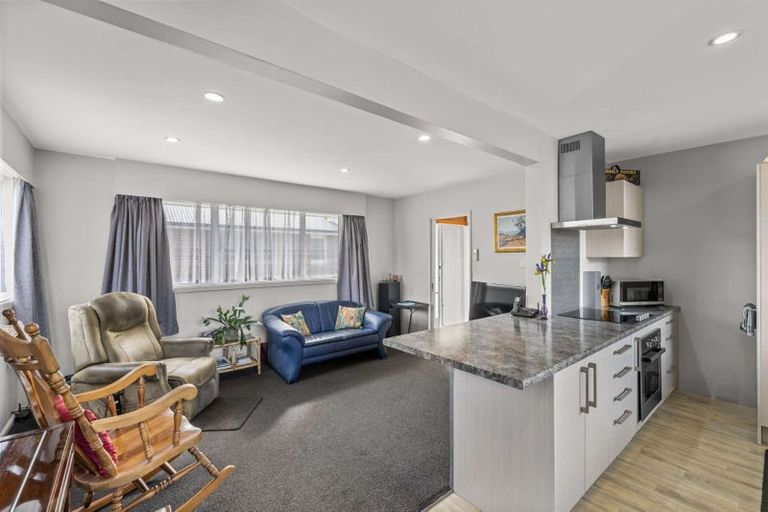 Photo of property in 1/5 Milnebank Street, Upper Riccarton, Christchurch, 8041