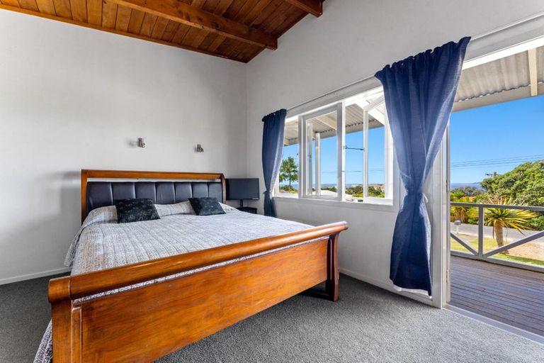 Photo of property in 16 Sea View Road, Leigh, 0985