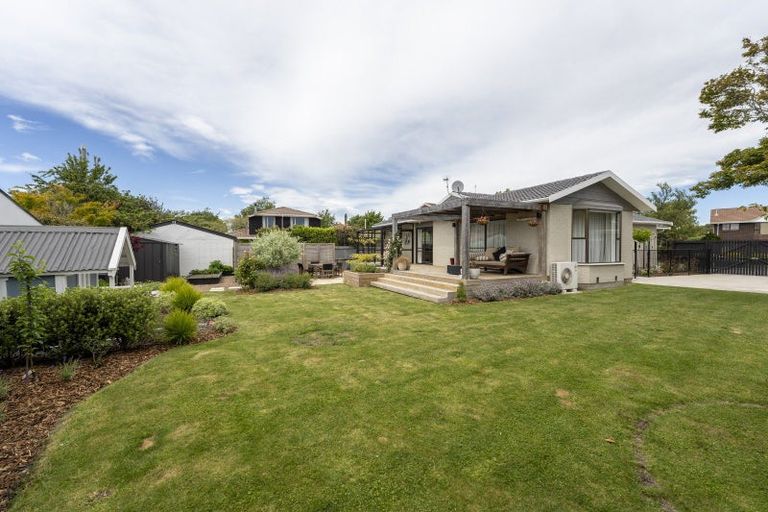 Photo of property in 6 Montclare Avenue, Ilam, Christchurch, 8041
