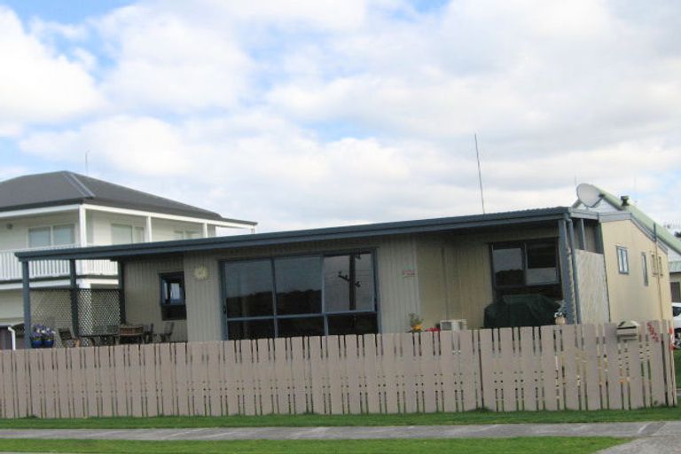Photo of property in 592a Papamoa Beach Road, Papamoa Beach, Papamoa, 3118