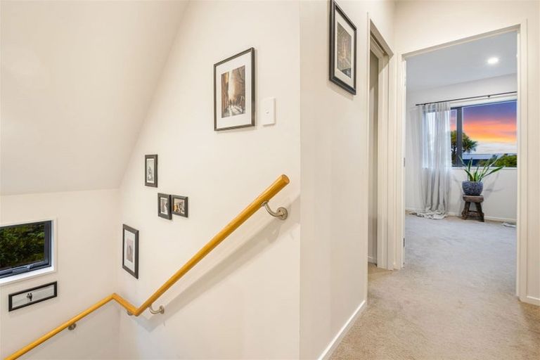 Photo of property in 4f Pinedale Place, Henderson, Auckland, 0610