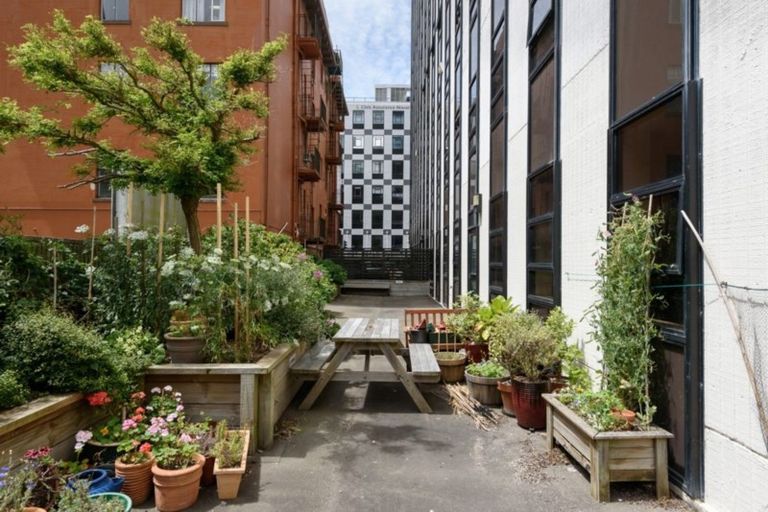 Photo of property in Stafford House, 3/38a The Terrace, Wellington Central, Wellington, 6011