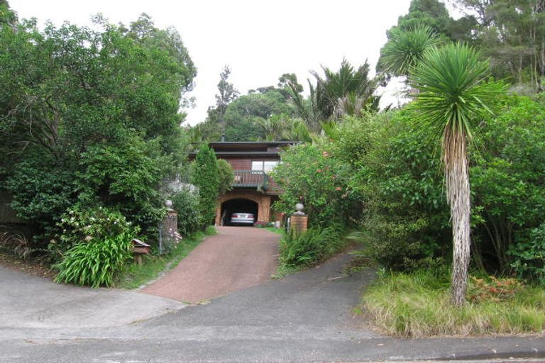Photo of property in 120 Wood Bay Road, Titirangi, Auckland, 0604