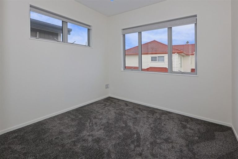 Photo of property in 43c Border Road, Henderson, Auckland, 0612