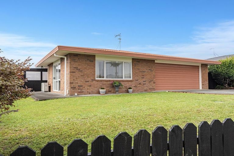 Photo of property in 16 Elm Place, Tikipunga, Whangarei, 0112