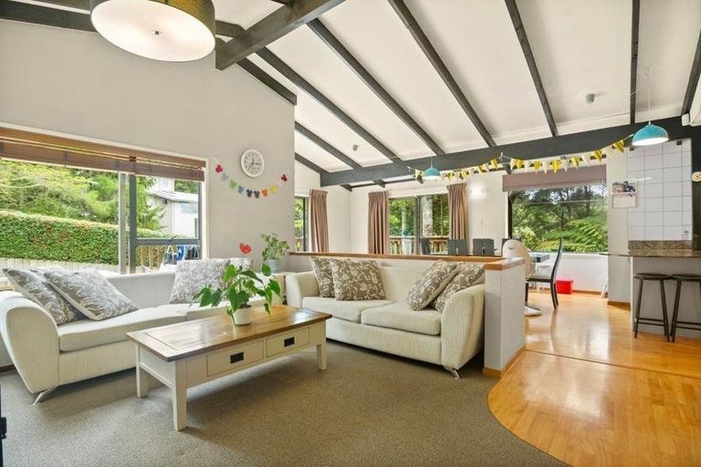 Photo of property in 15 Caram Place, Birkenhead, Auckland, 0626