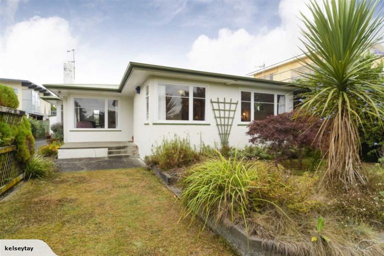 Photo of property in 18 Swansea Street, Hokowhitu, Palmerston North, 4410