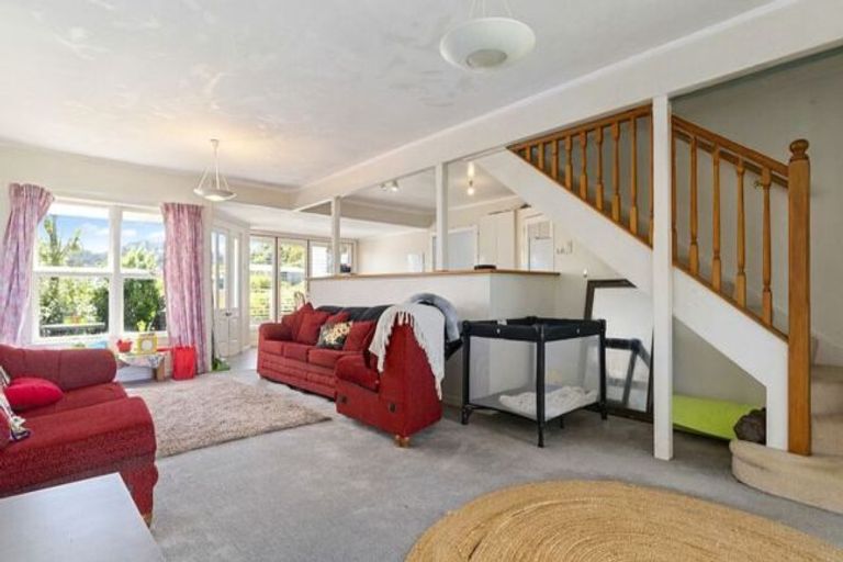 Photo of property in 6 Grendon Road, Titirangi, Auckland, 0604