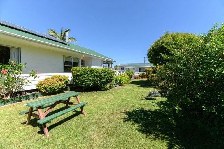Photo of property in 1/41 Yeovil Road, Te Atatu Peninsula, Auckland, 0610