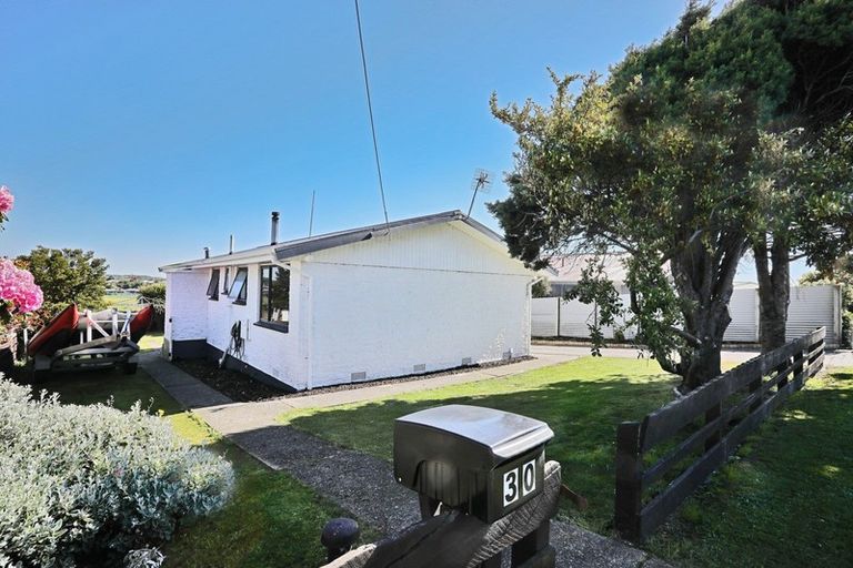 Photo of property in 30 Enniskillen Street, Clifton, Invercargill, 9812