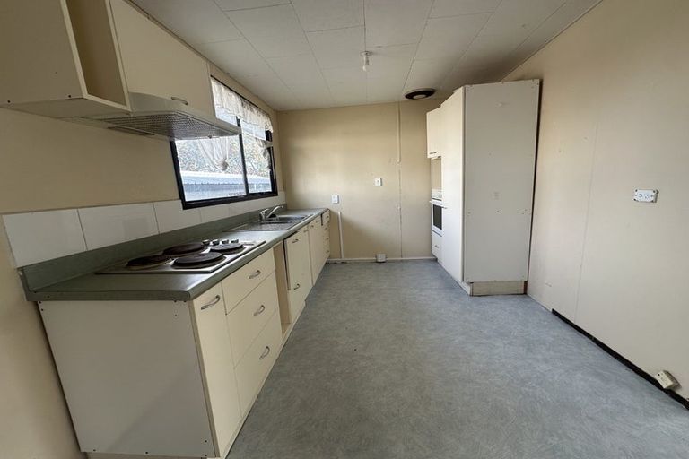 Photo of property in 2/15 Barneys Farm Road, Clendon Park, Auckland, 2103