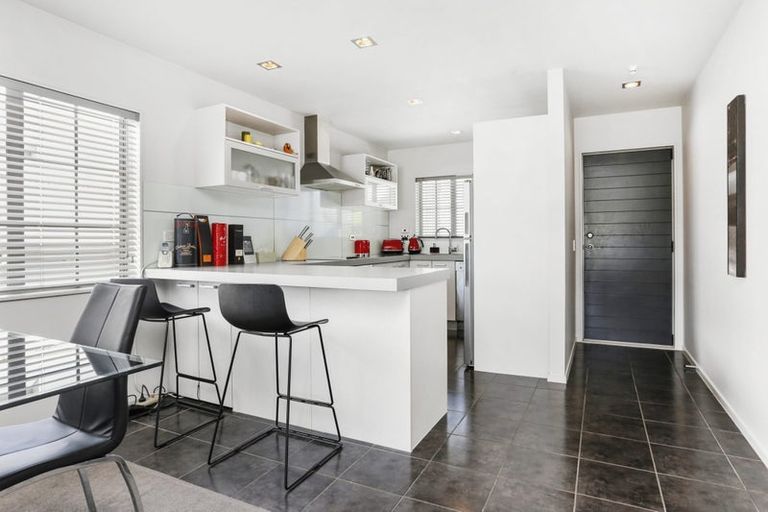 Photo of property in 5/9 Georgia Terrace, Albany, Auckland, 0632