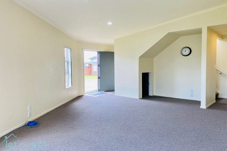 Photo of property in 42 Kokako Rise, Papakura, 2110