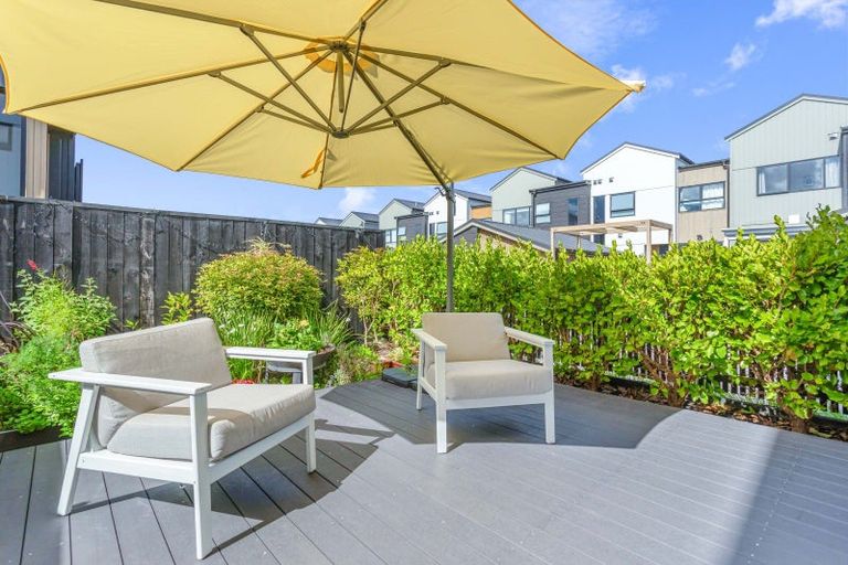 Photo of property in 20 Tuamaka Lane, Hobsonville, Auckland, 0616