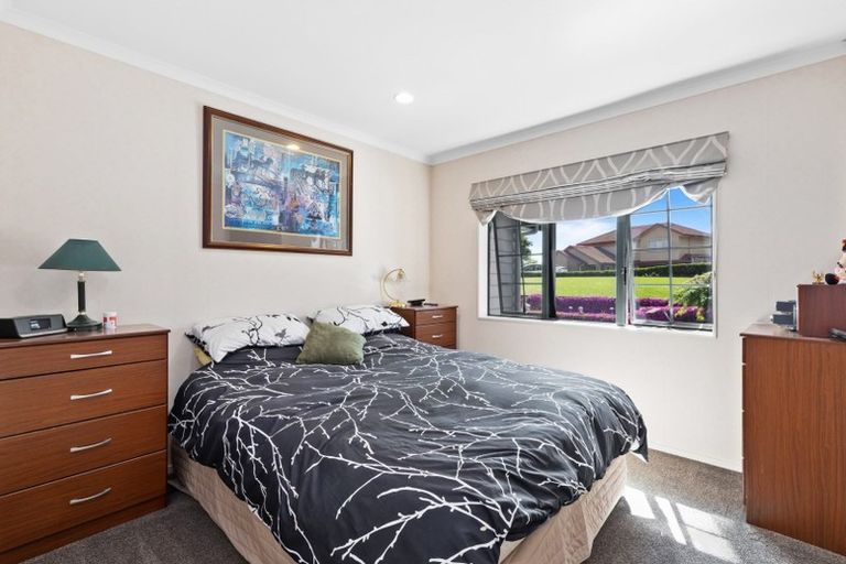 Photo of property in 27 Lorikeet Place, Unsworth Heights, Auckland, 0632