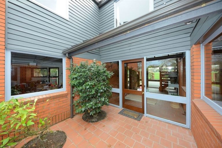Photo of property in 6 Frith Place, Burnside, Christchurch, 8053