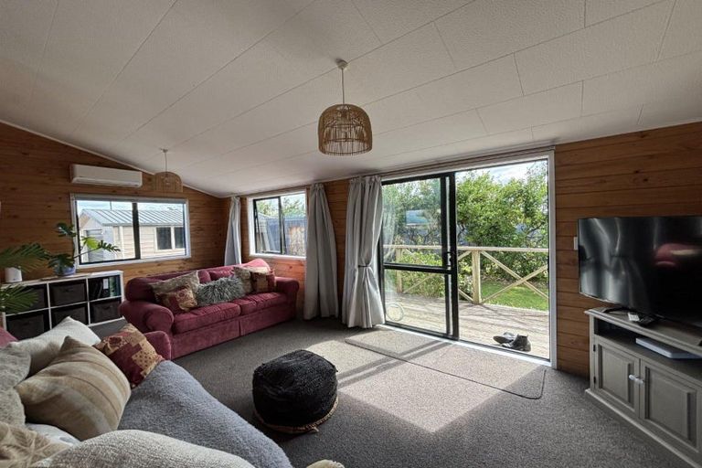 Photo of property in 70 Totara Street, Tawhero, Wanganui, 4501