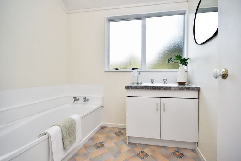 Photo of property in 1/56a Youngs Road, Papakura, 2110