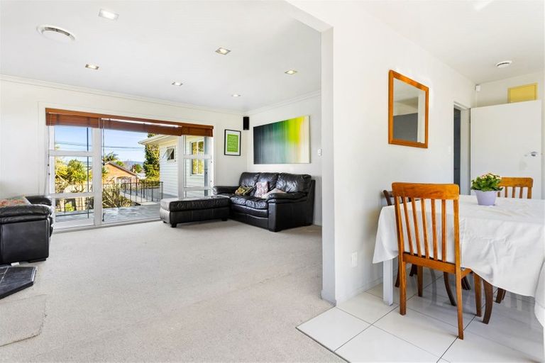 Photo of property in 53 Taikata Road, Te Atatu Peninsula, Auckland, 0610