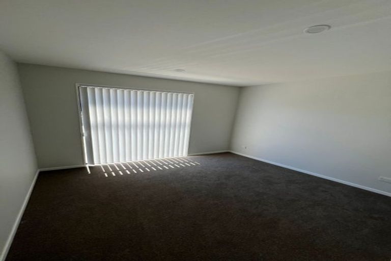 Photo of property in 36 Huri Street, Mangere Bridge, Auckland, 2022