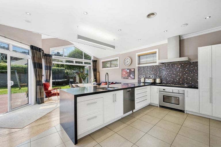 Photo of property in 5 Streatlam Crescent, Strathmore Park, Wellington, 6022