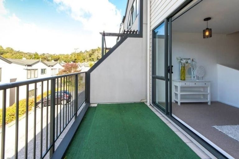 Photo of property in 2/8 Flynn Street, Birkdale, Auckland, 0626