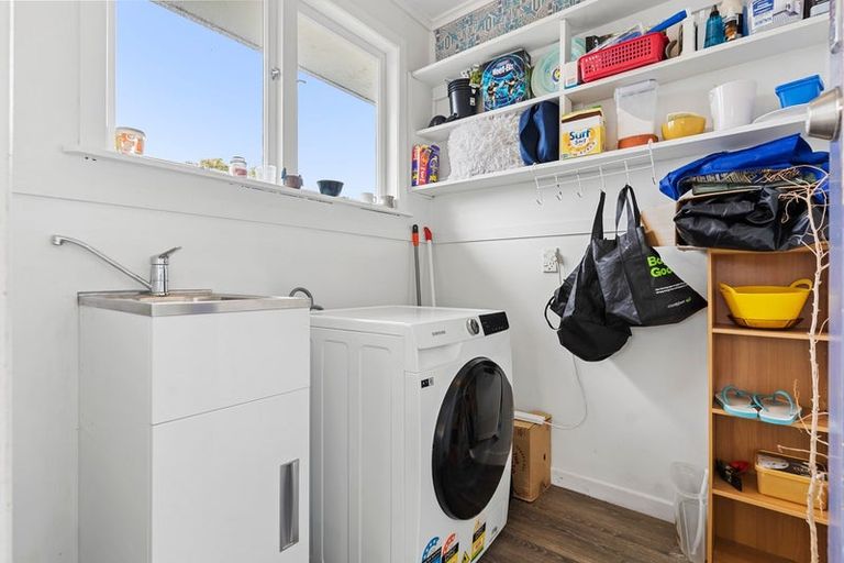 Photo of property in 20 Stokes Avenue, Te Atatu Peninsula, Auckland, 0610