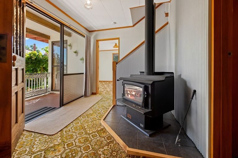 Photo of property in 16 Durham Street, Tapanui, 9522