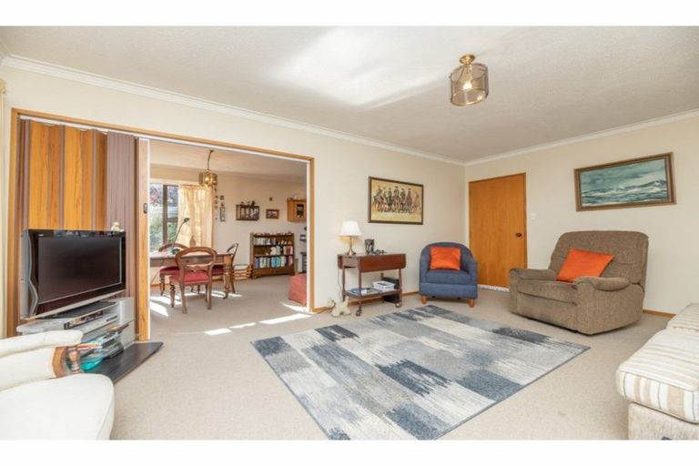 Photo of property in 2/9a Kingham Place, Avonhead, Christchurch, 8042