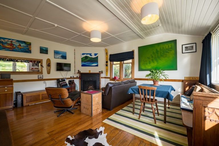 Photo of property in 17a Taranaki Street, Picton, 7220