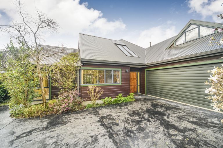 Photo of property in 27 Collingwood Street, Hokowhitu, Palmerston North, 4410