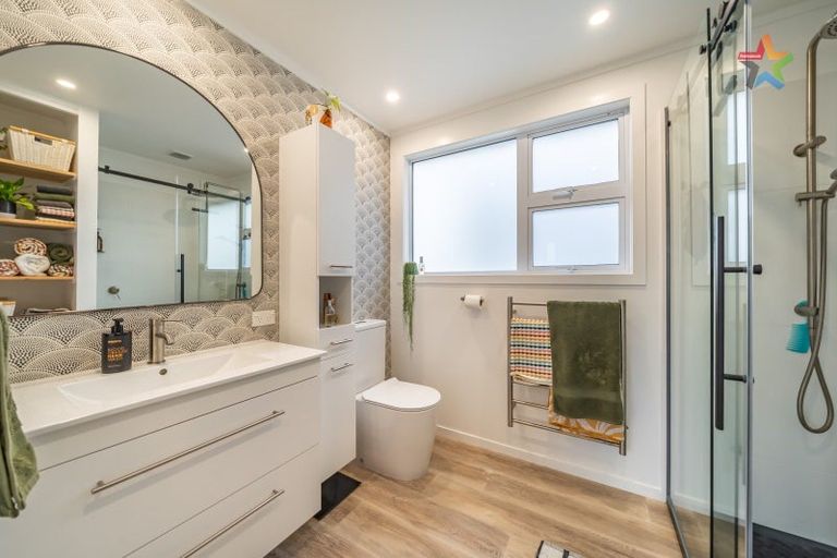 Photo of property in 18 Tarras Grove, Kelson, Lower Hutt, 5010