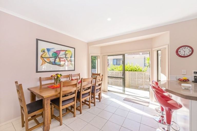 Photo of property in 46 Parkwood Crescent, Gulf Harbour, Whangaparaoa, 0930