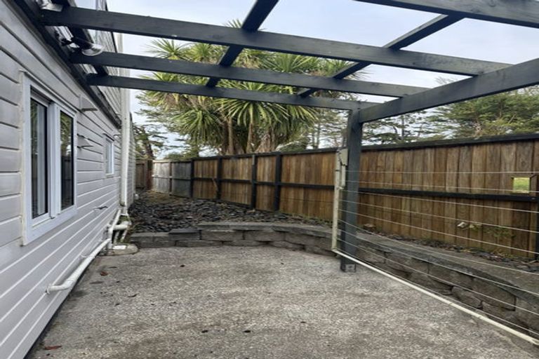 Photo of property in 19 Allington Road, Massey, Auckland, 0614