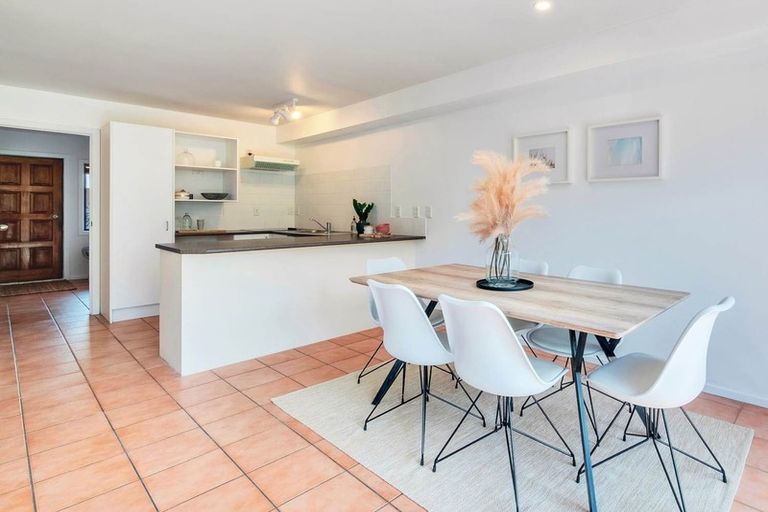 Photo of property in 3/70 Fernhill Way, Oteha, Auckland, 0632