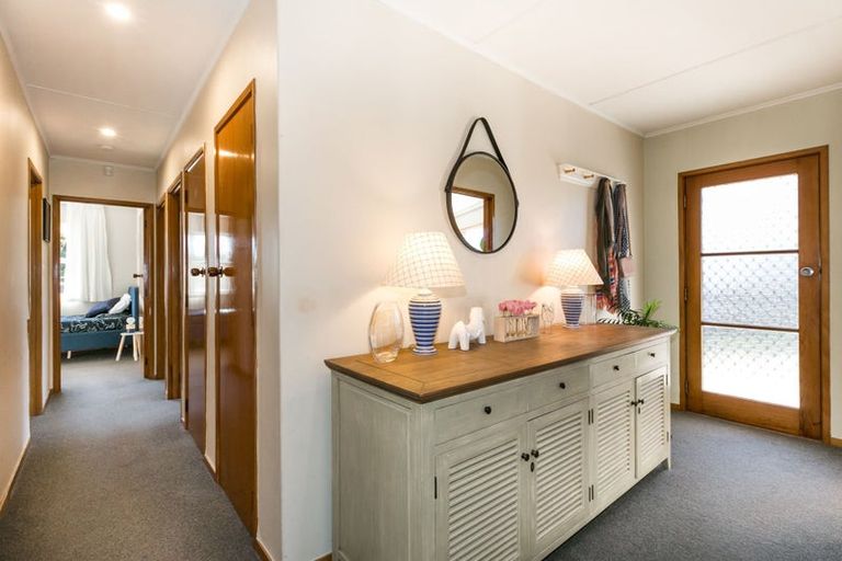 Photo of property in 14 Bale Place, Havelock North, 4130