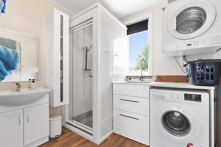 Photo of property in 2 Gibson Road, Tuakau, 2121