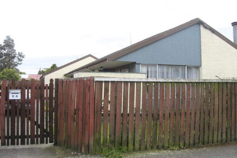 Photo of property in 2/6 Tuckers Road, Redwood, Christchurch, 8051