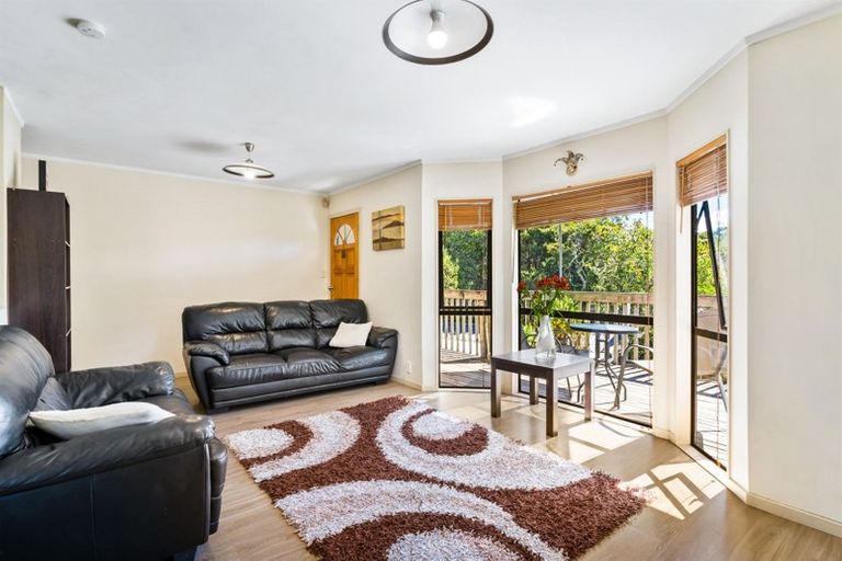 Photo of property in 49a Brian Crescent, Stanmore Bay, Whangaparaoa, 0932