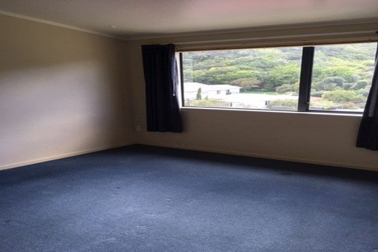 Photo of property in 35 Olivia Crescent, Tawa, Wellington, 5028