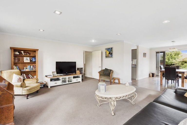 Photo of property in 10 Wiltshire Drive, Huntington, Hamilton, 3210