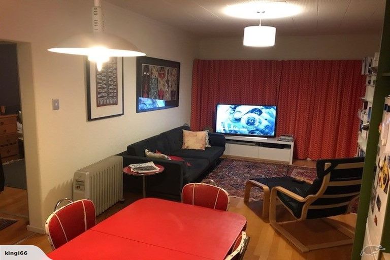 Photo of property in Kingsgate Flats, 10 Austin Street, Mount Victoria, Wellington, 6011